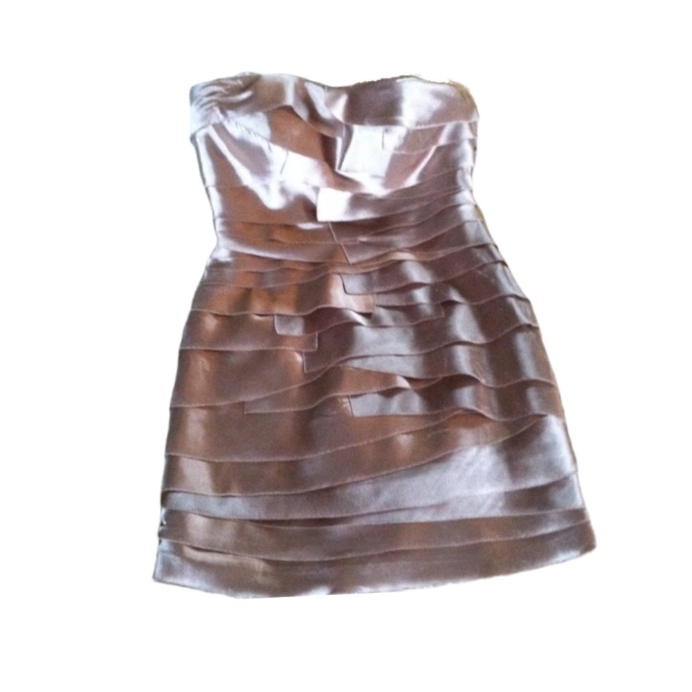 Bebe Stunning golden will make you look beautiful